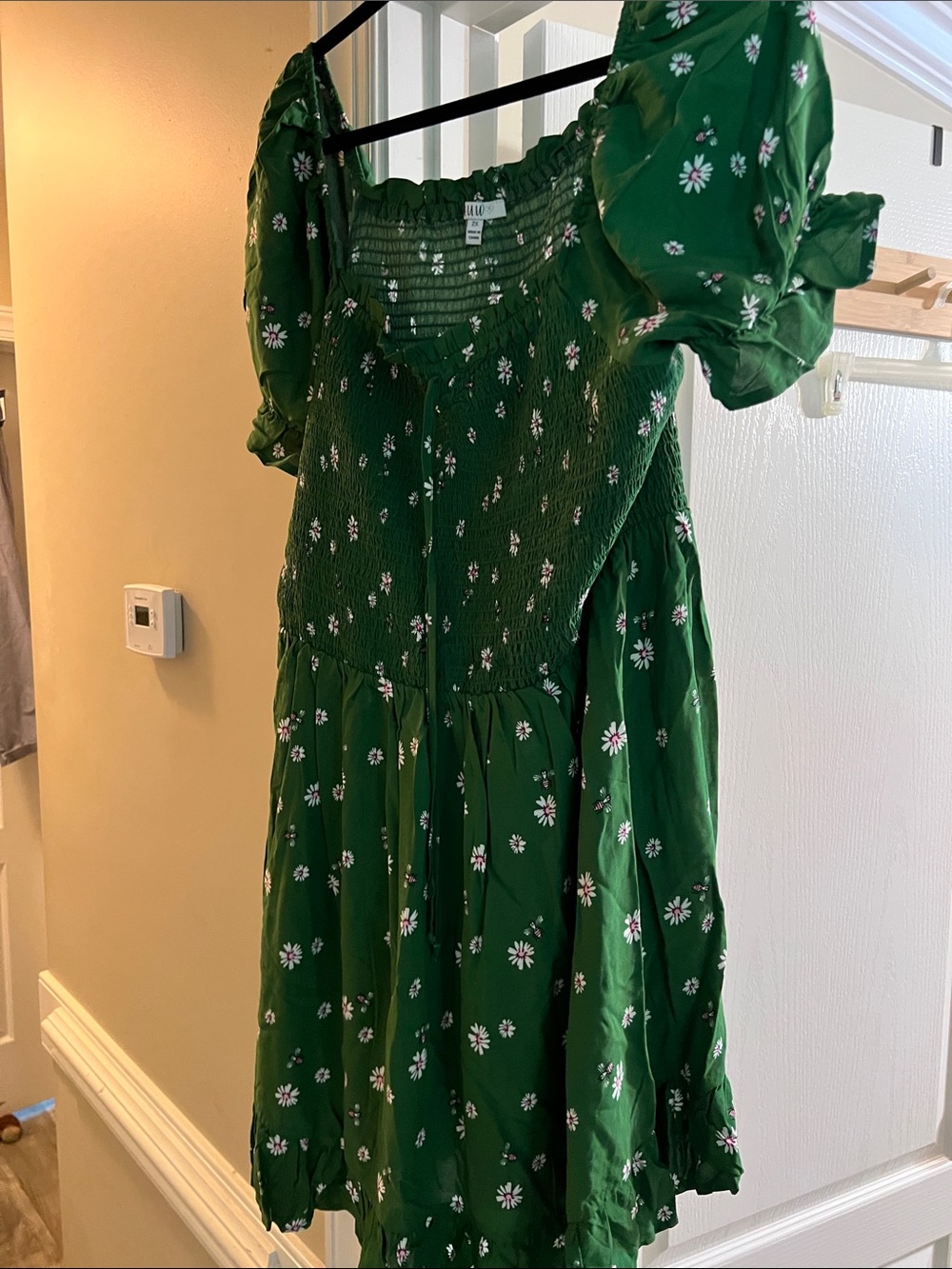AUW Green Daisy-Print Smocked shirt